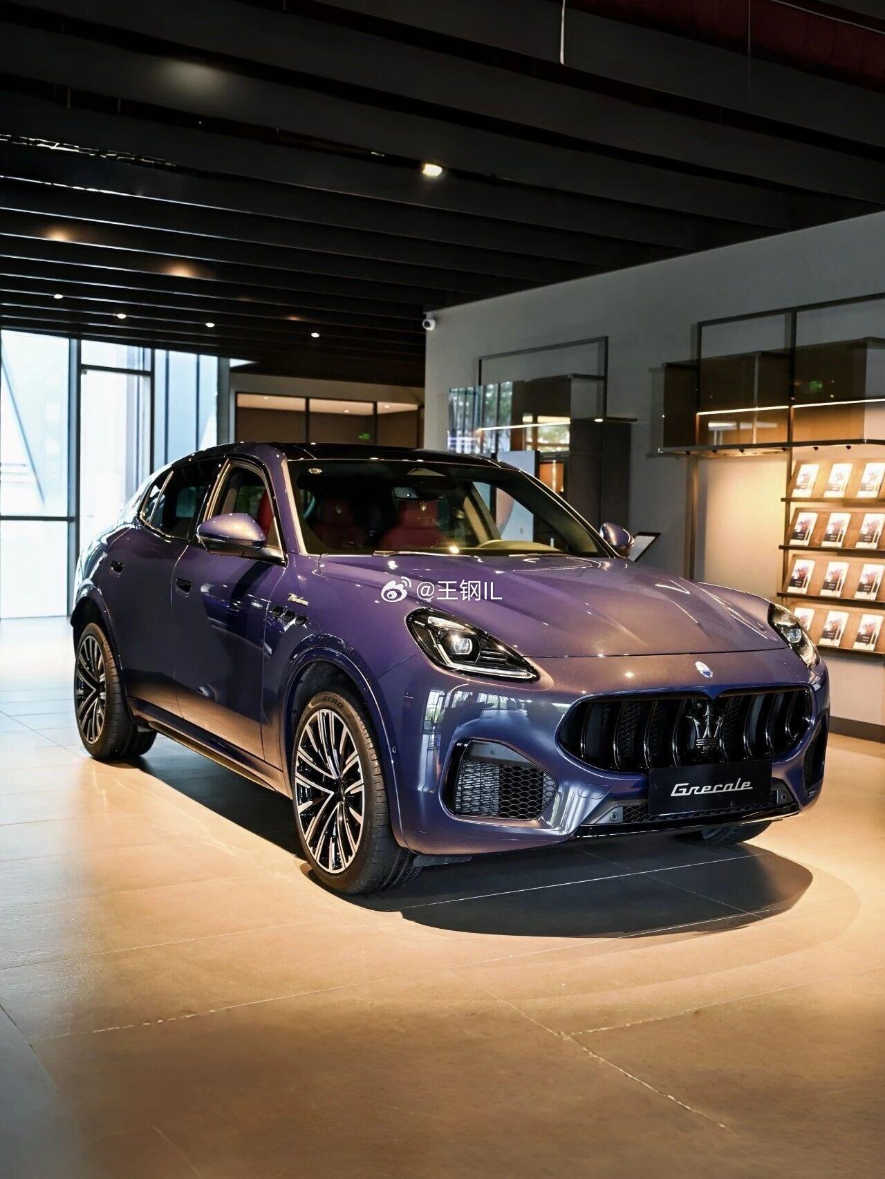 新款格雷嘉SUV 意式巡礼全球仅26台的新款格雷嘉暗夜蓝限量版随光变幻的深邃暗夜