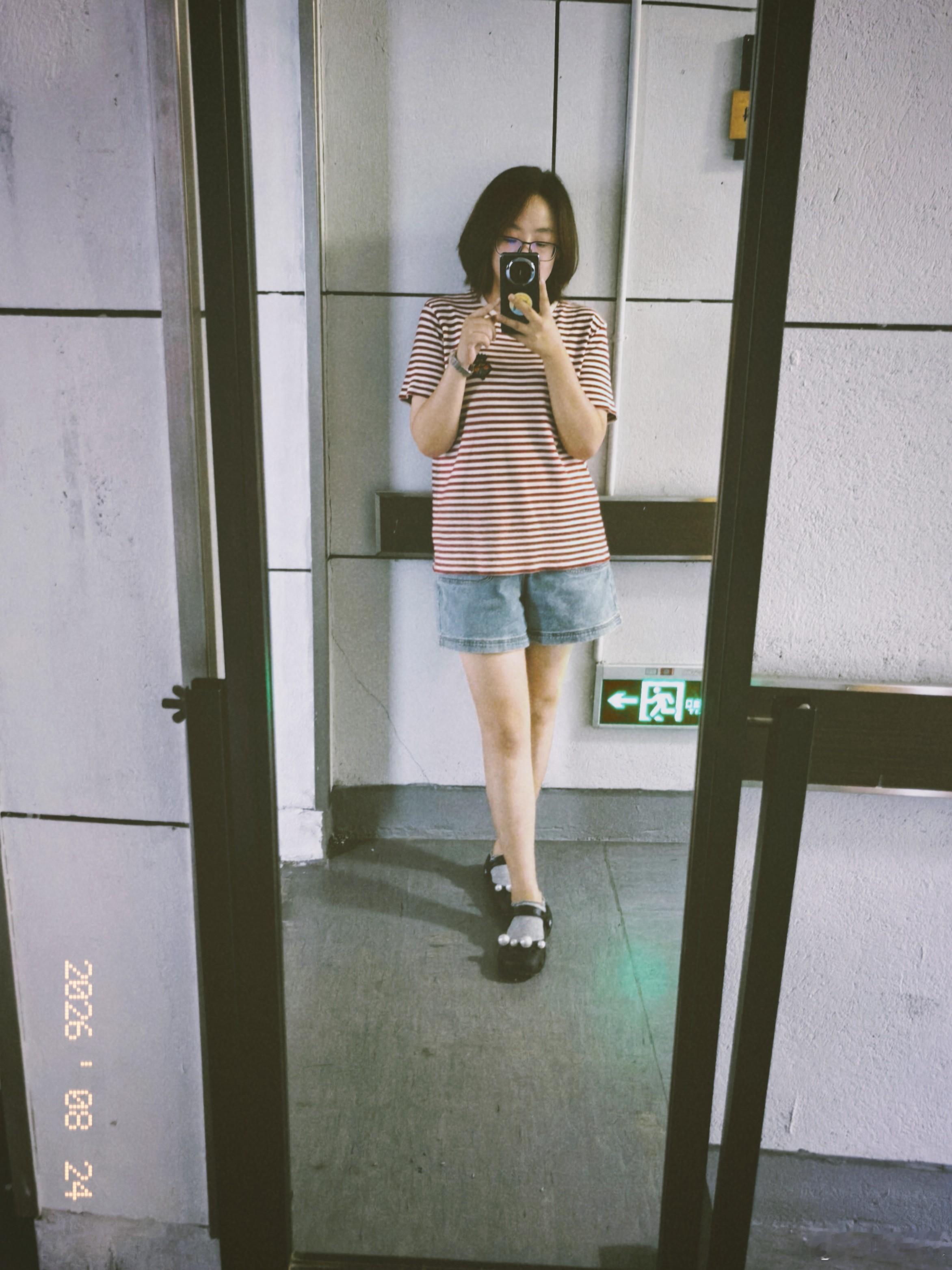 单位的镜子见证了我从140斤到114斤 