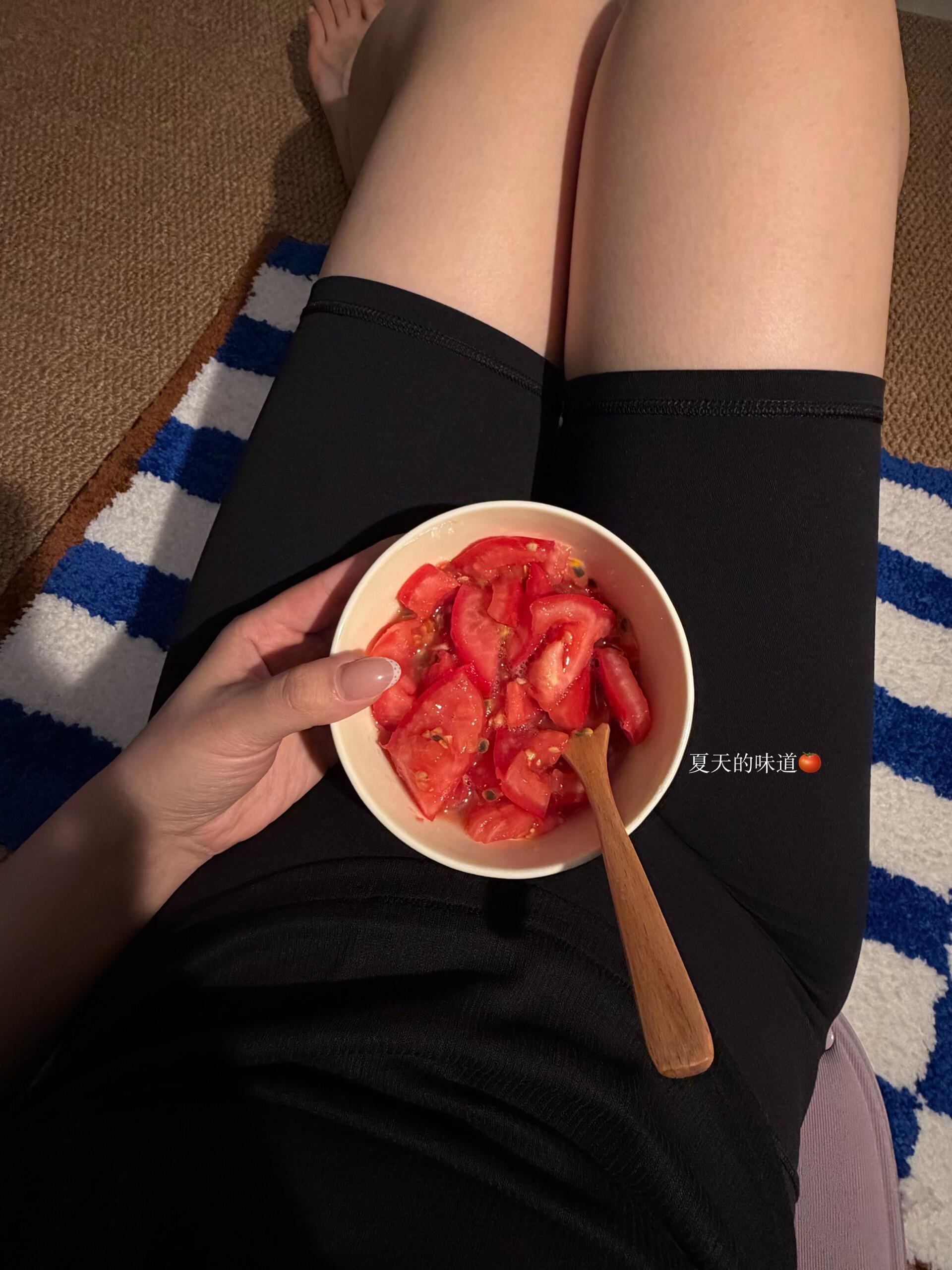 成年人最残忍的默契,父母假装不懂我的压力,我假装自己过得一切顺利,彼此都清楚,谁