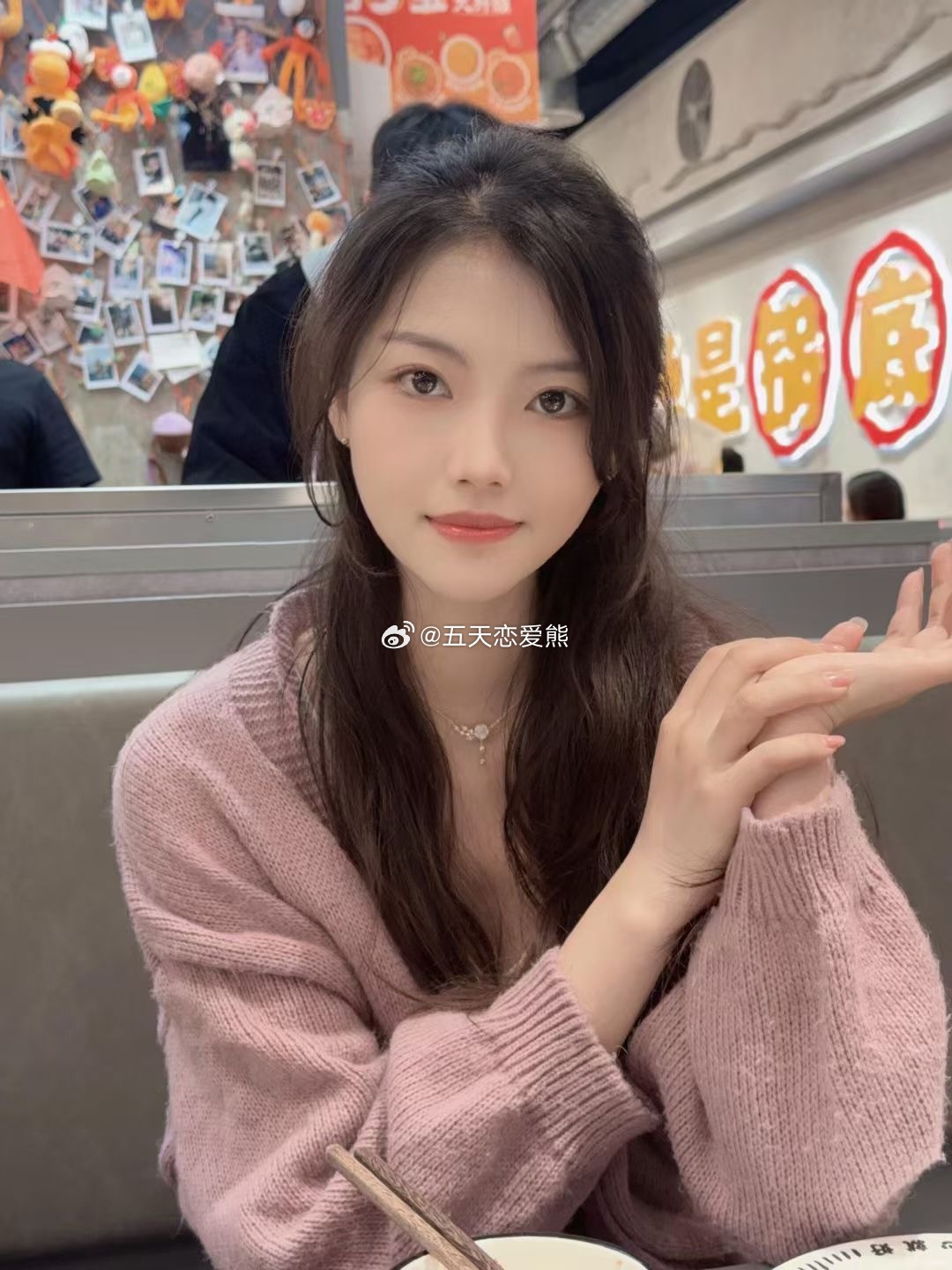 性别：女籍贯：湖南目前所在地：郴州年龄：27身高：161体重：45kg工作：花店