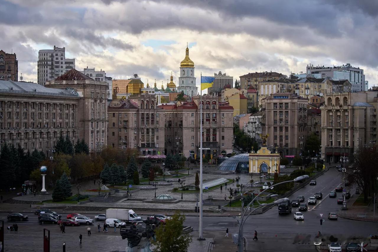 【最新消息：拉脱维亚议会要求乌克兰提交10亿欧元支出报告】
里加时间2025年1