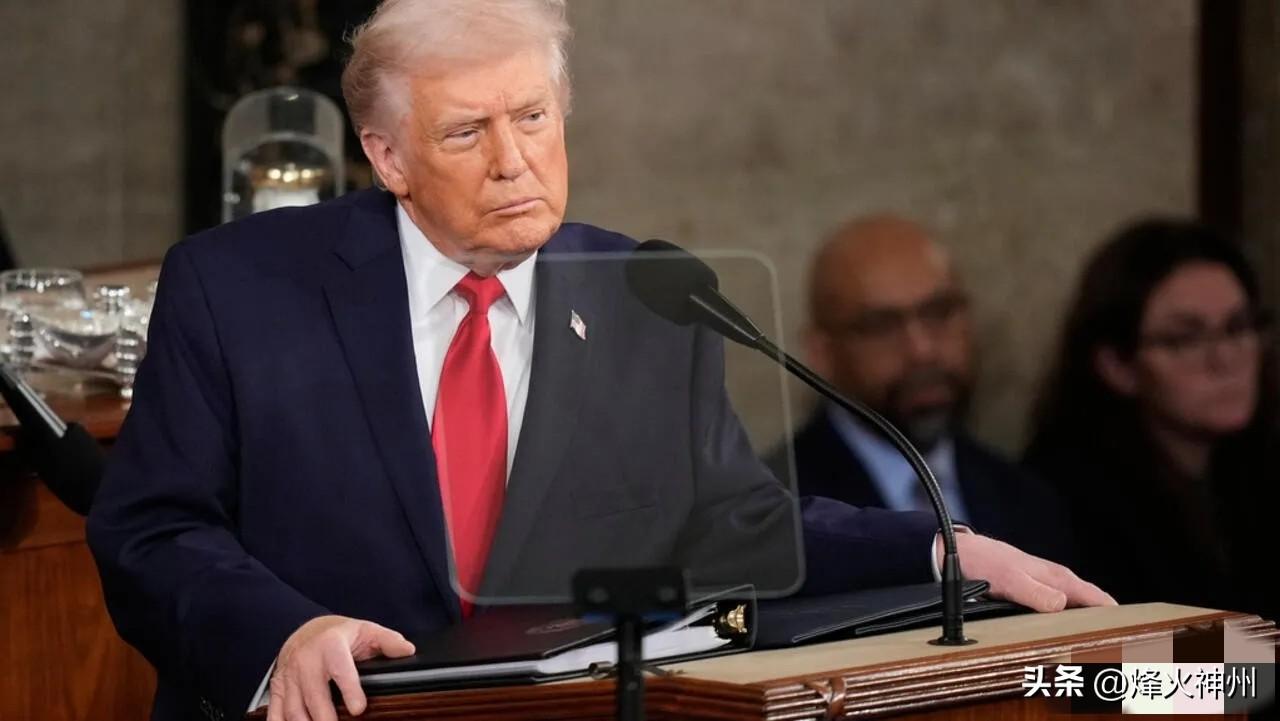 特朗普i今天发文说：“白宫记者协会i非常友好地邀请我担任今年晚宴的荣誉嘉宾。这项