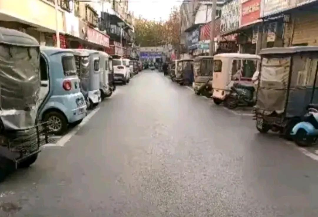 以前没有这车大家不也是生活的很好？

都说三轮车不能一刀切

这接送孩子，老人骑