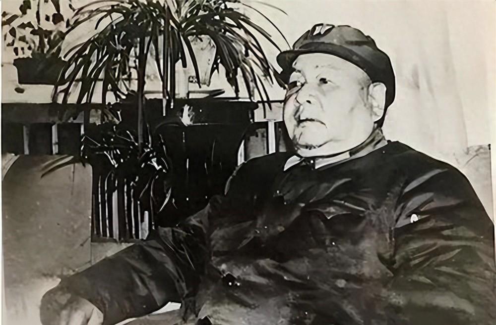 若不是被调到粟裕身边担任参谋长或纵队司令，滕海清的晋升速度是否会慢很多？
194