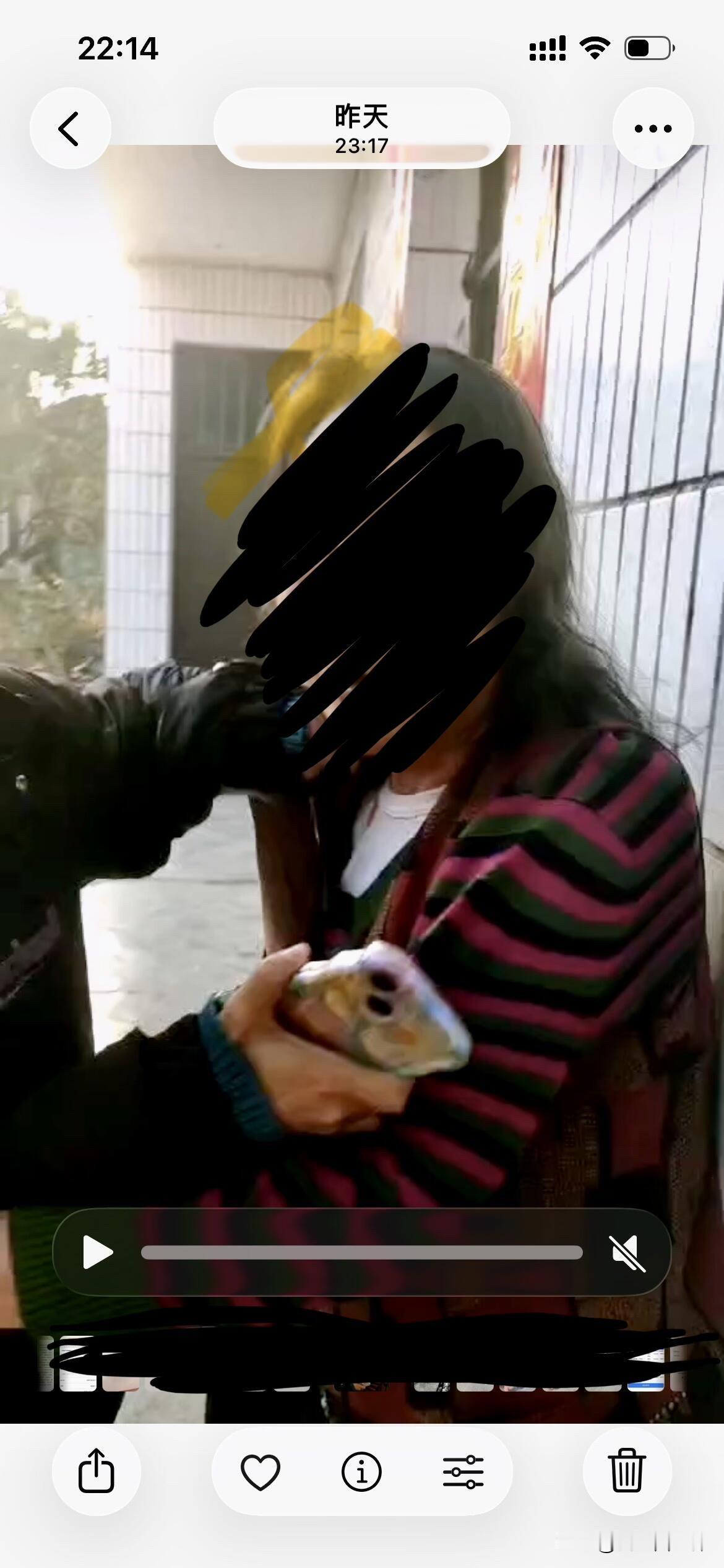 邻居要撞死在我家怎么解决
事情是这样的，去年过年的时候因为这个污水排放问题已经找