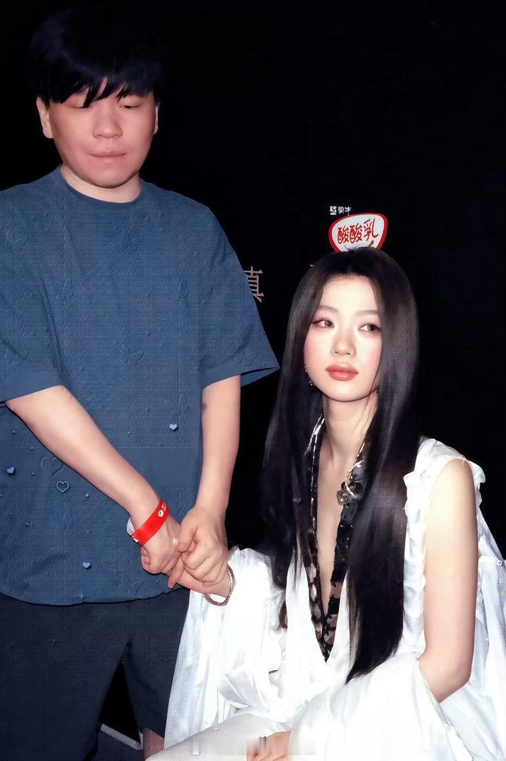 国粤无双拟邀阵容喜欢单依纯常石磊张杰的有福了 常石磊不仅编曲厉害，唱功也很出色，