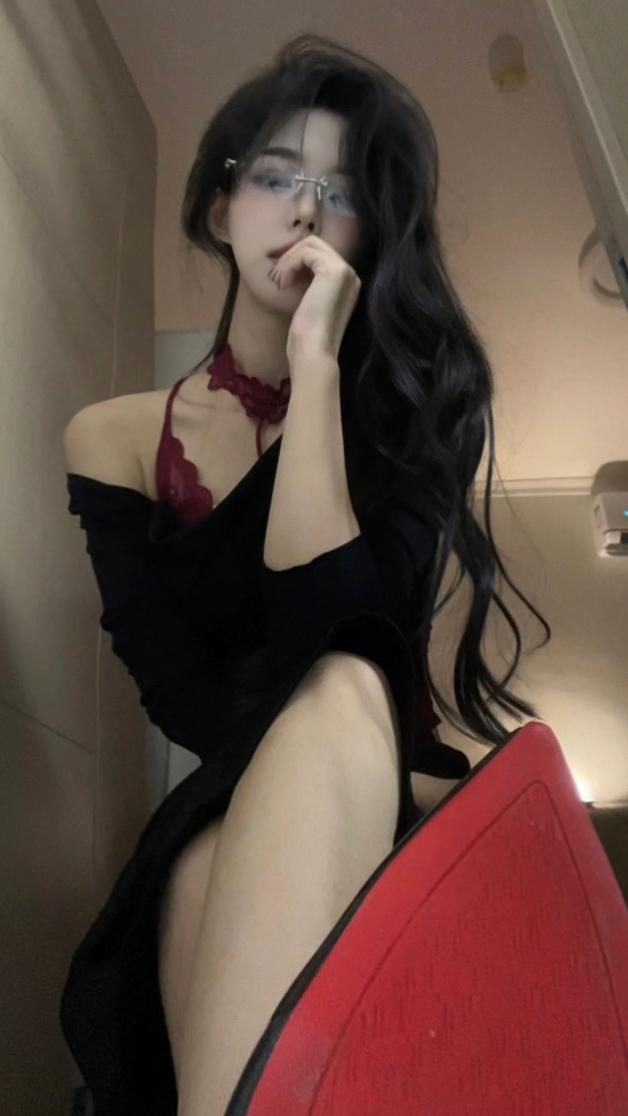 puppy 抬起头 看着我