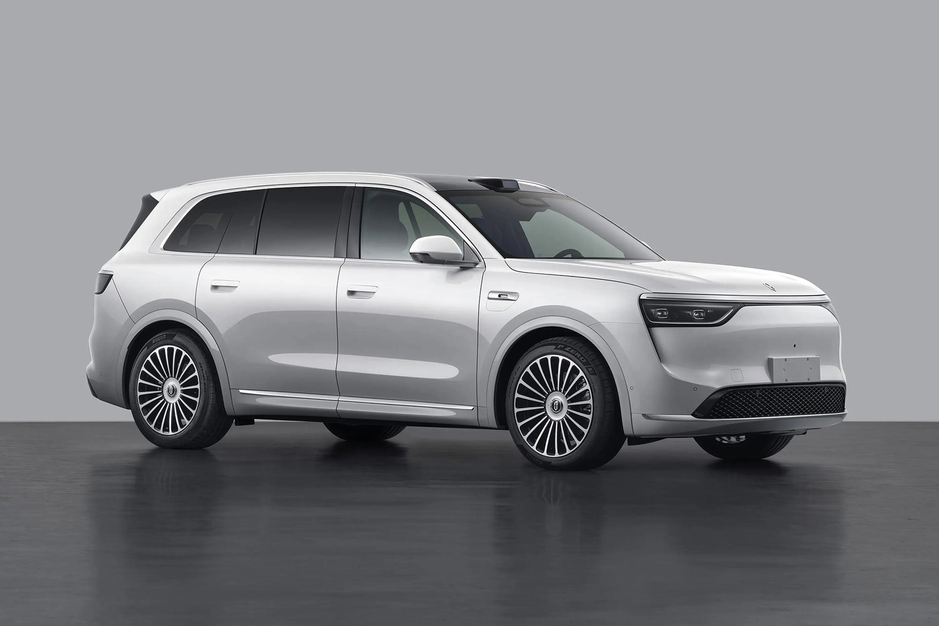 余承东称问界M8交付突破16万辆在上海AWE展会期间，余承东直播中透露鸿蒙智行问