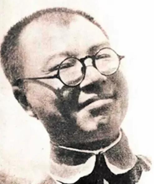1942年，远征军副师长齐学启被俘，面对日军的劝降，他说:“中国军人，可杀不可辱