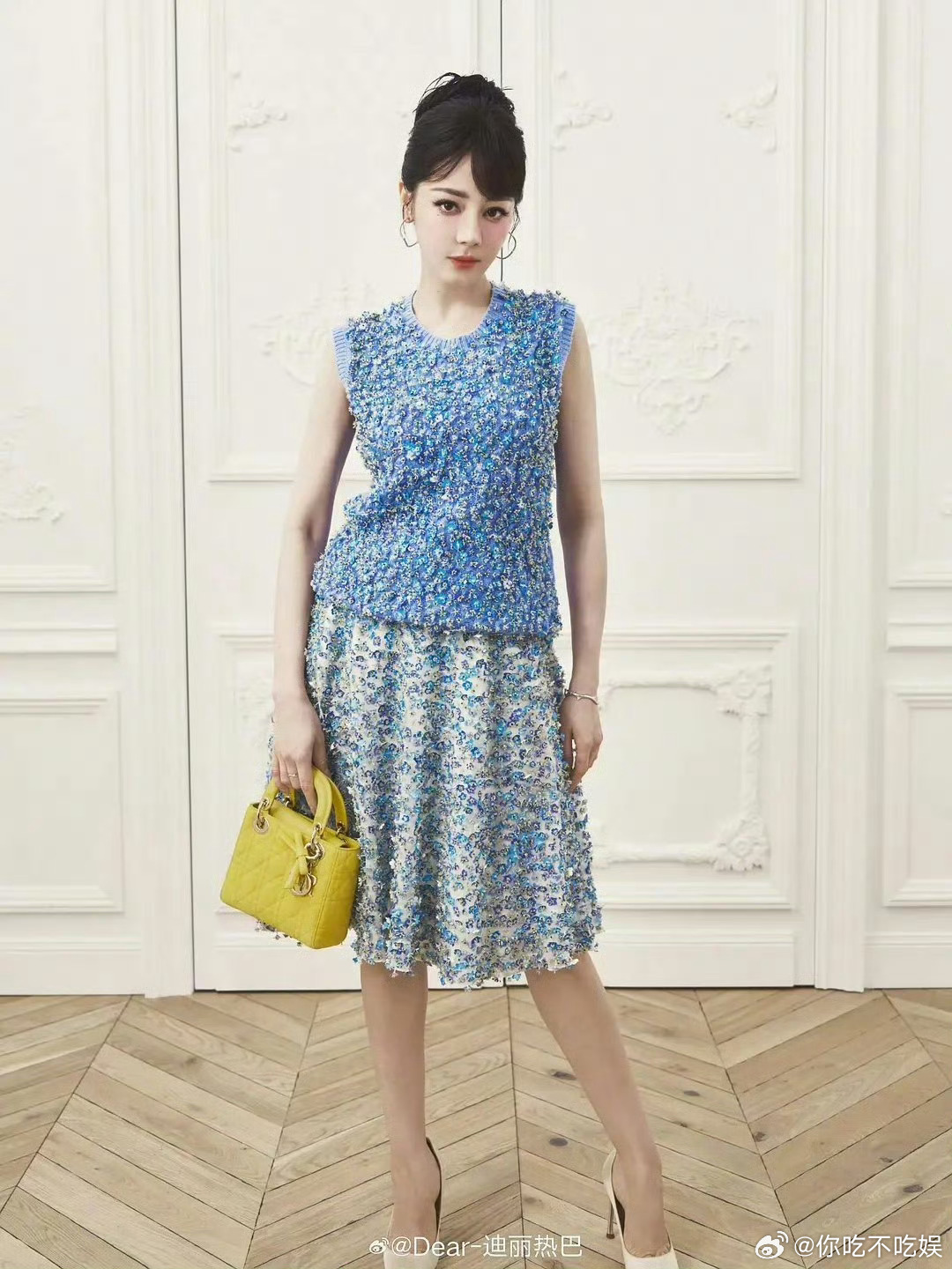 迪丽热巴是没穿出来高级，还是这身衣服的缘故呢？ 