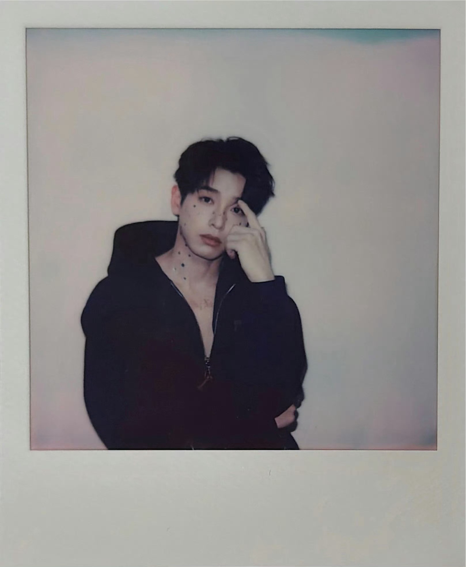 彭昱畅这也是裴总辛辛苦苦想出来的新赛道吗，是星星贴！ 