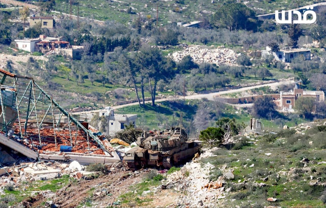 QNN独家照片显示，以色列占领军已深入黎巴嫩境内，此前一天，占领军升级了对该国的