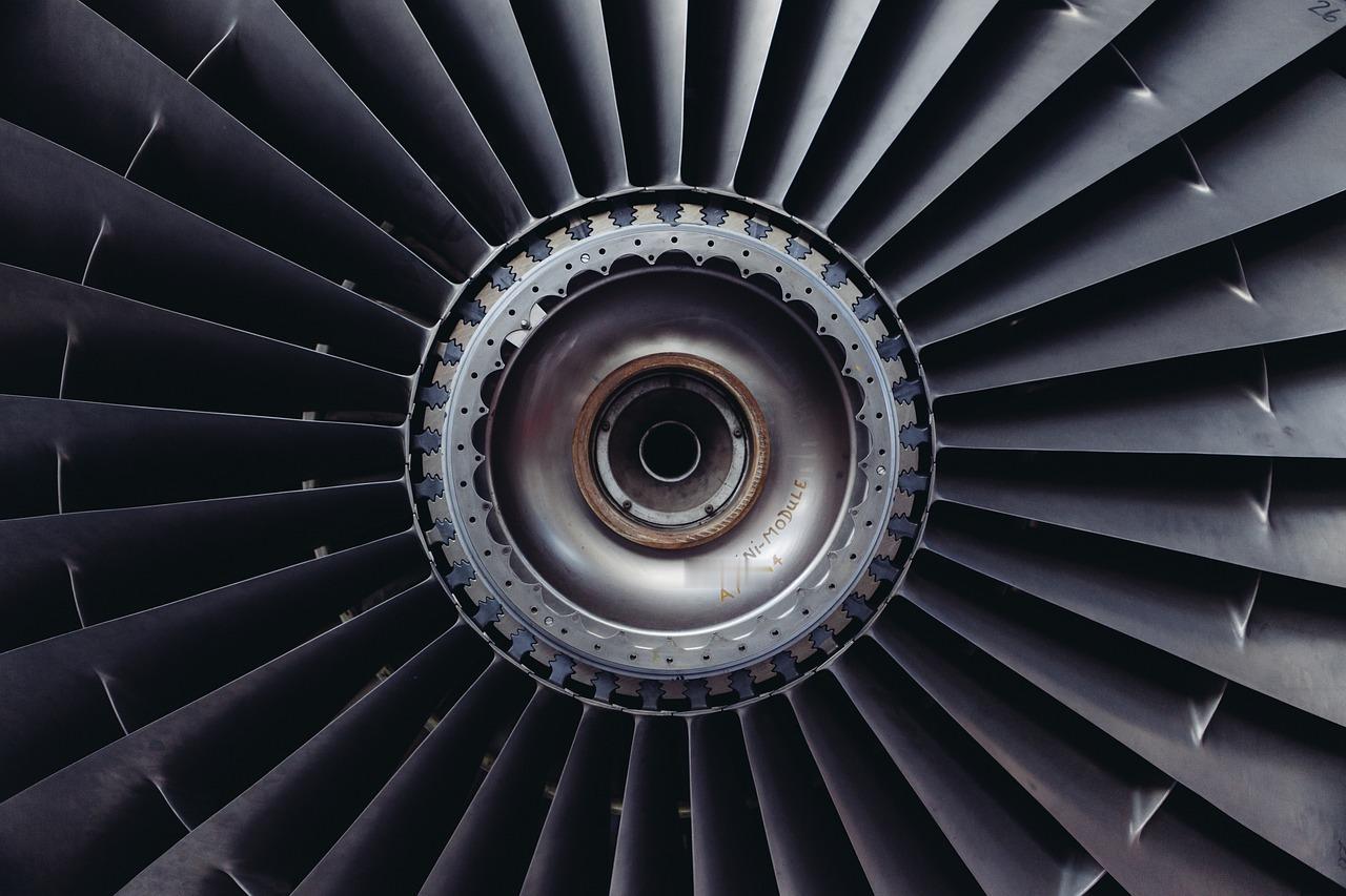 9月平陆运河通航后，重庆货轮不用绕道广州就能直入南海。125.5公里的航道主体刚