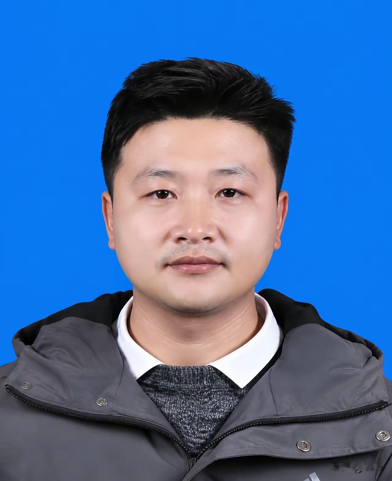 1989年出生的汉族小伙陈伟，2019年在南京经营的水果店因经营不善关门停业，欠