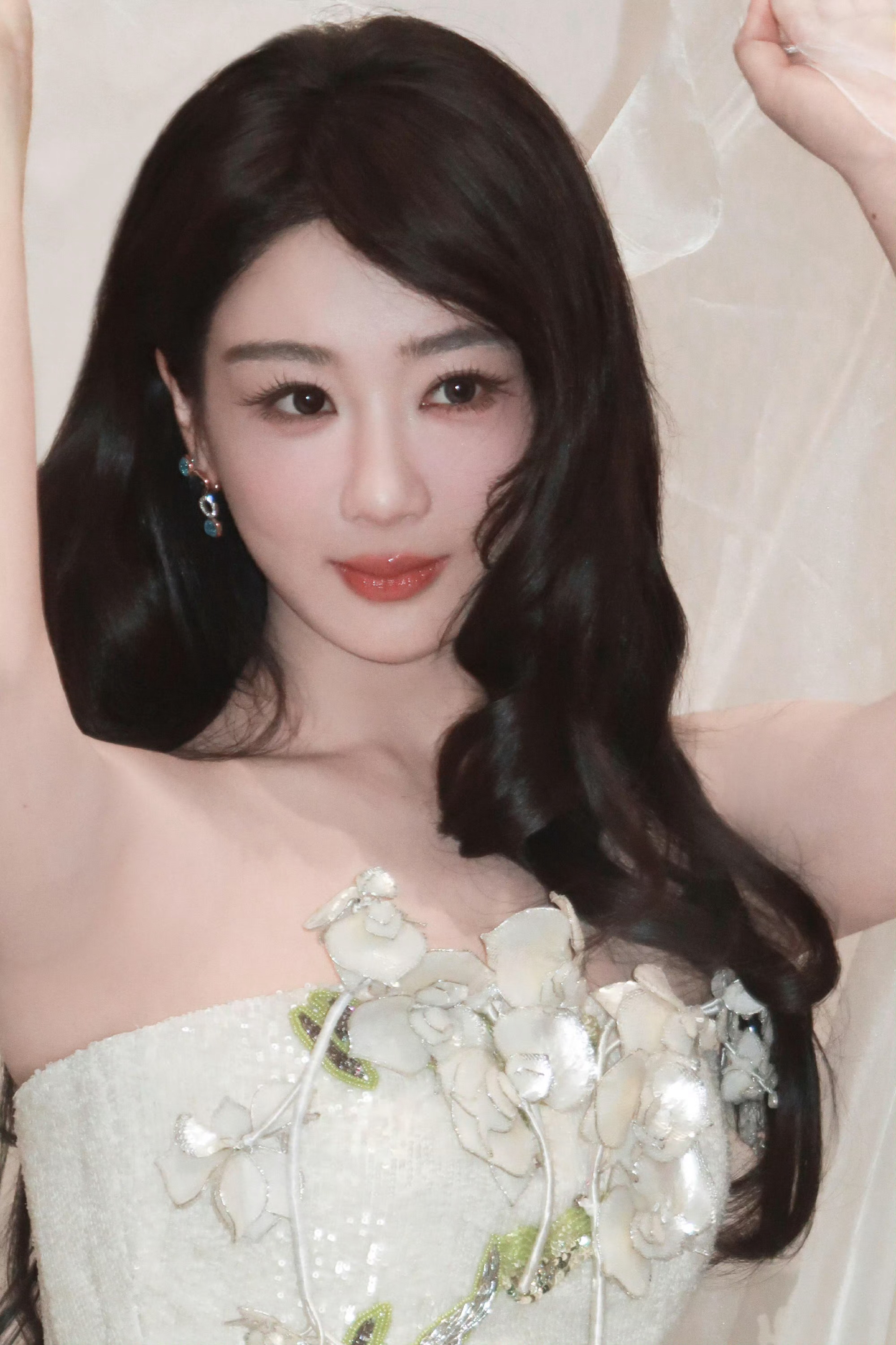 杨紫[超话]  yz杨紫董竹君yz ‍杨紫玉兰花开君再来 你不知道我的名字，不记
