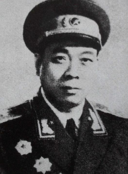 1971年，吴忠扣住了李德生派出的空军部队，周总理得知：处理得对！
 
麻烦看官