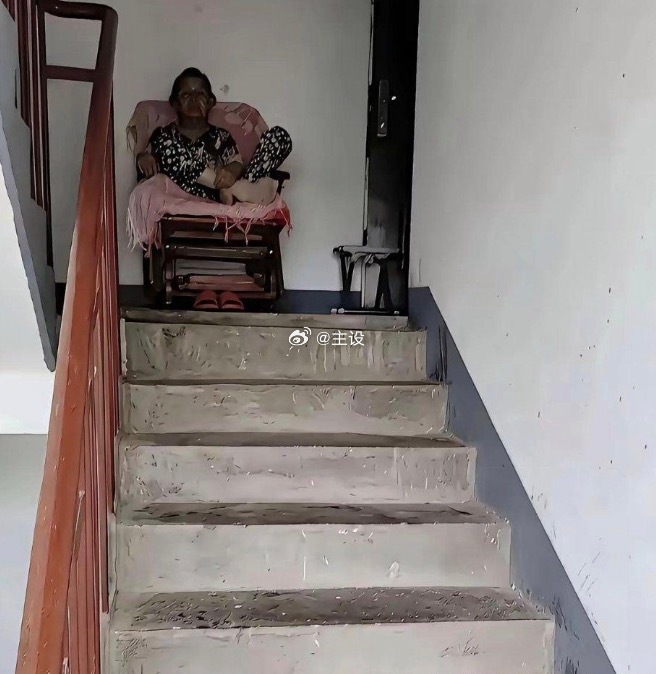 每次上楼都得鼓足勇气，太考验心态了 