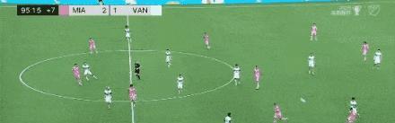 这哪是踢球啊。
这是给全世界上大师课呢。
36次触球，倒数第三的控球率，却送出4