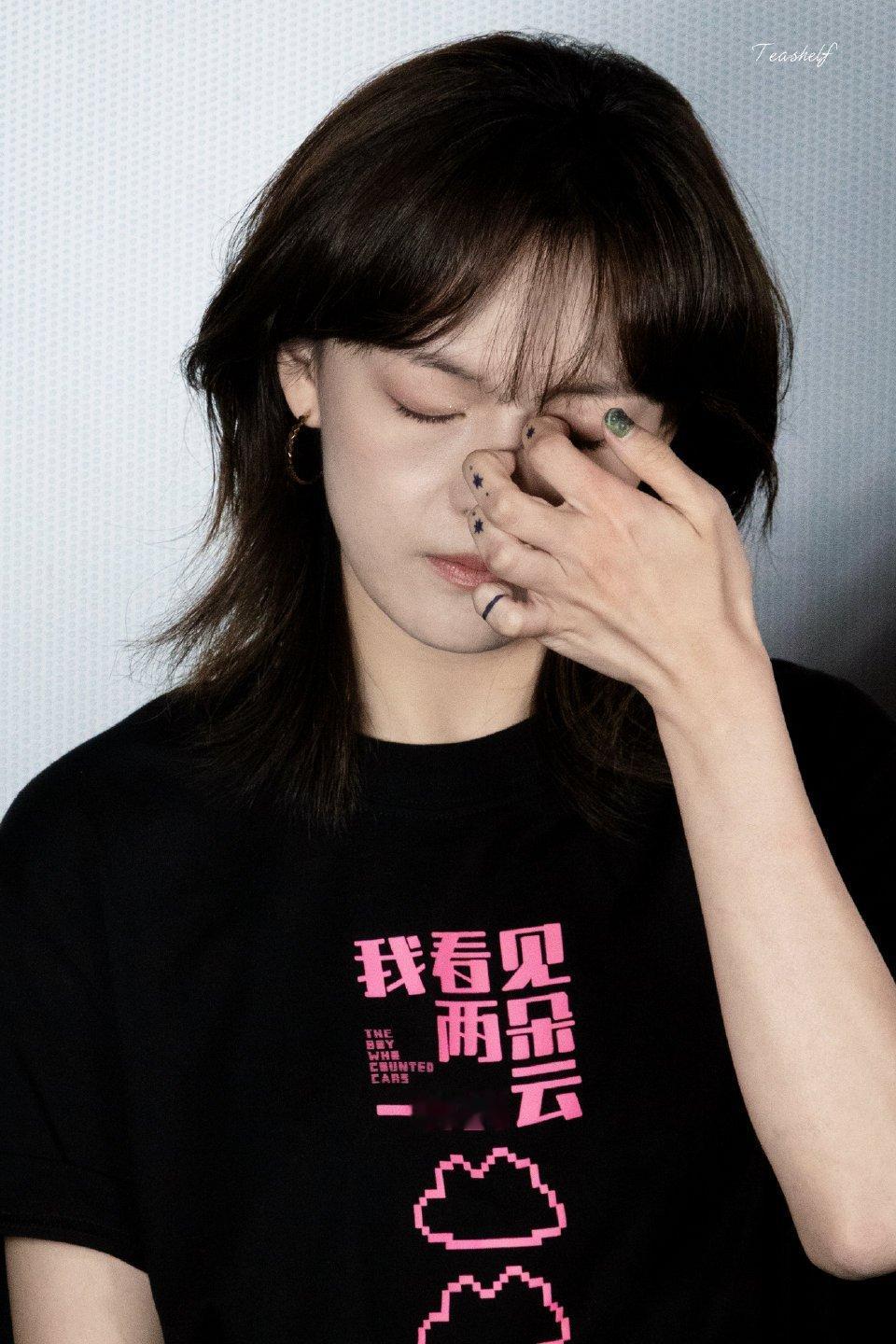 文淇 文淇wq陈文淇｜我看见两朵一样的云女孩，如果做什么都会被骂，意味着做什么都