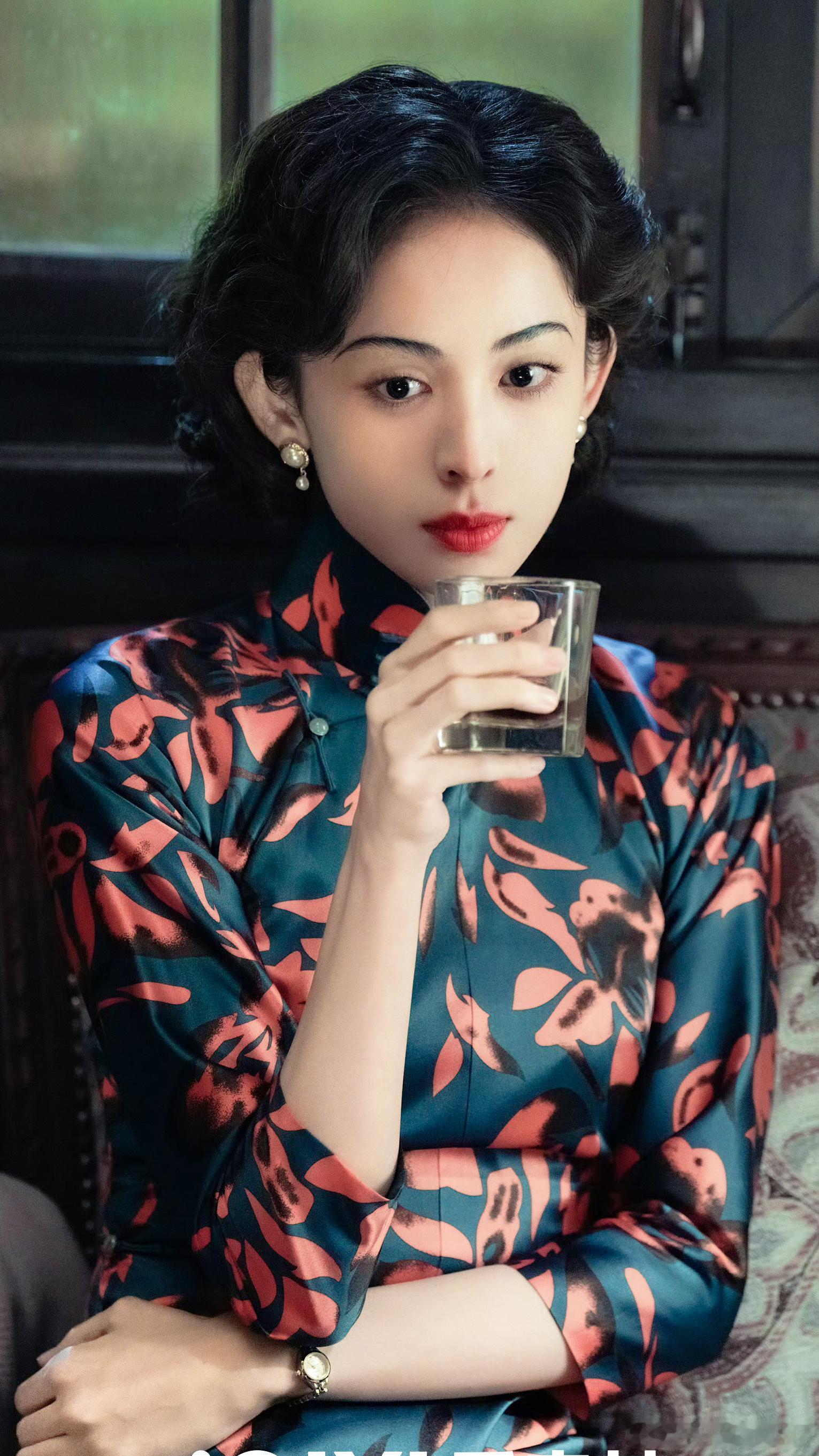 娜扎醒来白切黑演技 真的有被娜扎的演技给惊喜到，白切黑不是一味耍狠，软和冷来回切