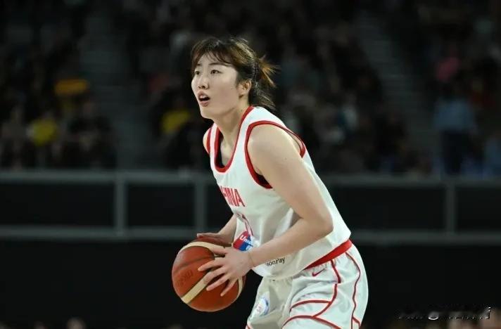 中国女篮想要拿下捷克女篮，需要重用三人！
1、韩旭
毫无疑问，韩旭是这支球队当之