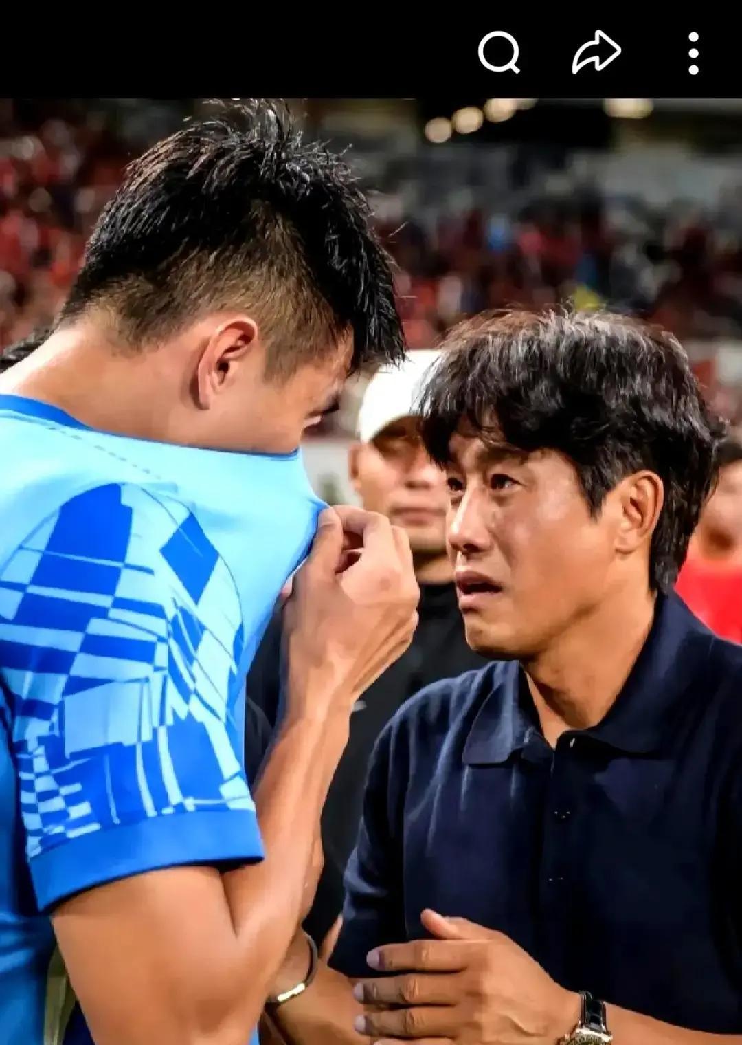 徐正源离任，撕开的不是合同，是中超最难的一笔账。
 
成都蓉城刚进亚冠，就换了掌