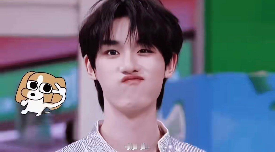 眯眼偷笑的瞬间直接封神，调皮捣蛋第一名，道歉认错也带着小狡黠，这邪恶又可爱的比格