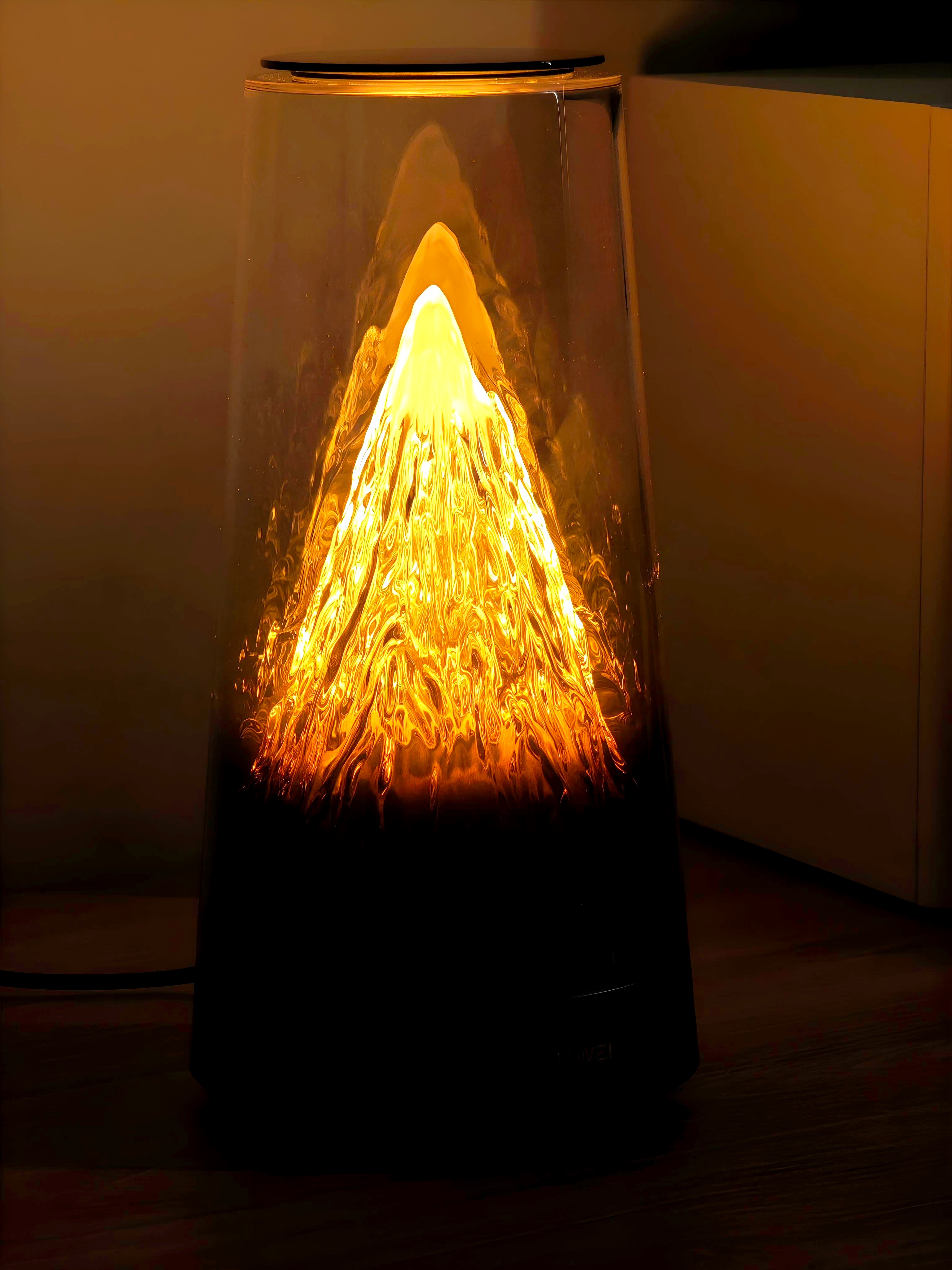 日照金山，真的是太高雅了！又有谁，能想到这是华为的路由器呢，这设计感真的是令人惊