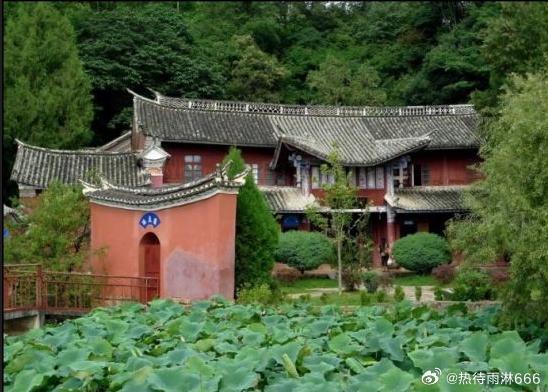 【姚关古镇】姚关因小河、溪流众多的缘故，被赋予了“高原水乡”的美称，而姚关古镇更