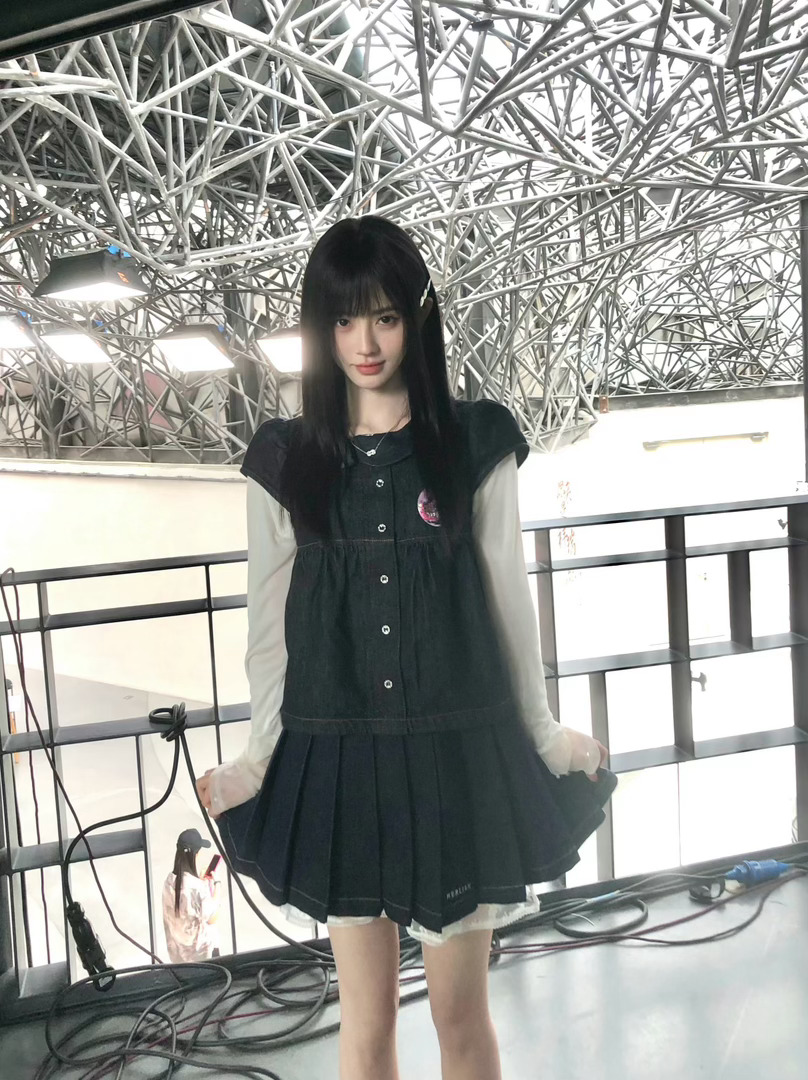 jjy鞠婧祎苏绿夏 jjy鞠婧祎万花世界 𝓛𝓲𝓰𝓱𝓽 𝓯𝓪𝓵𝓵