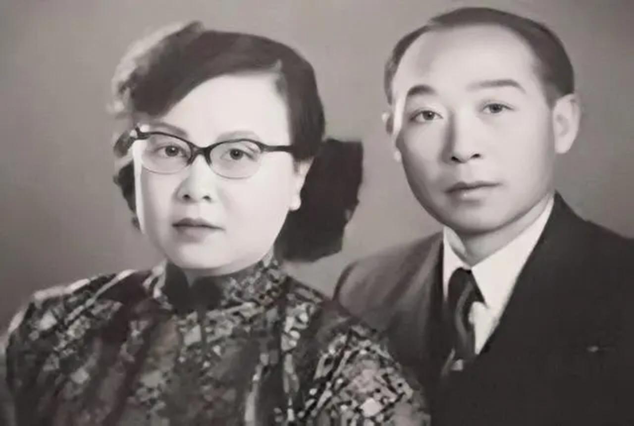 1981年，叛逃台湾的一个女叛徒回国，中央安排其故友接待。为赎罪，女叛徒称自愿捐