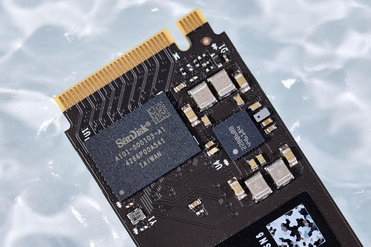 WD Blue SN5100深度评测：QLC闪存的性能新标杆