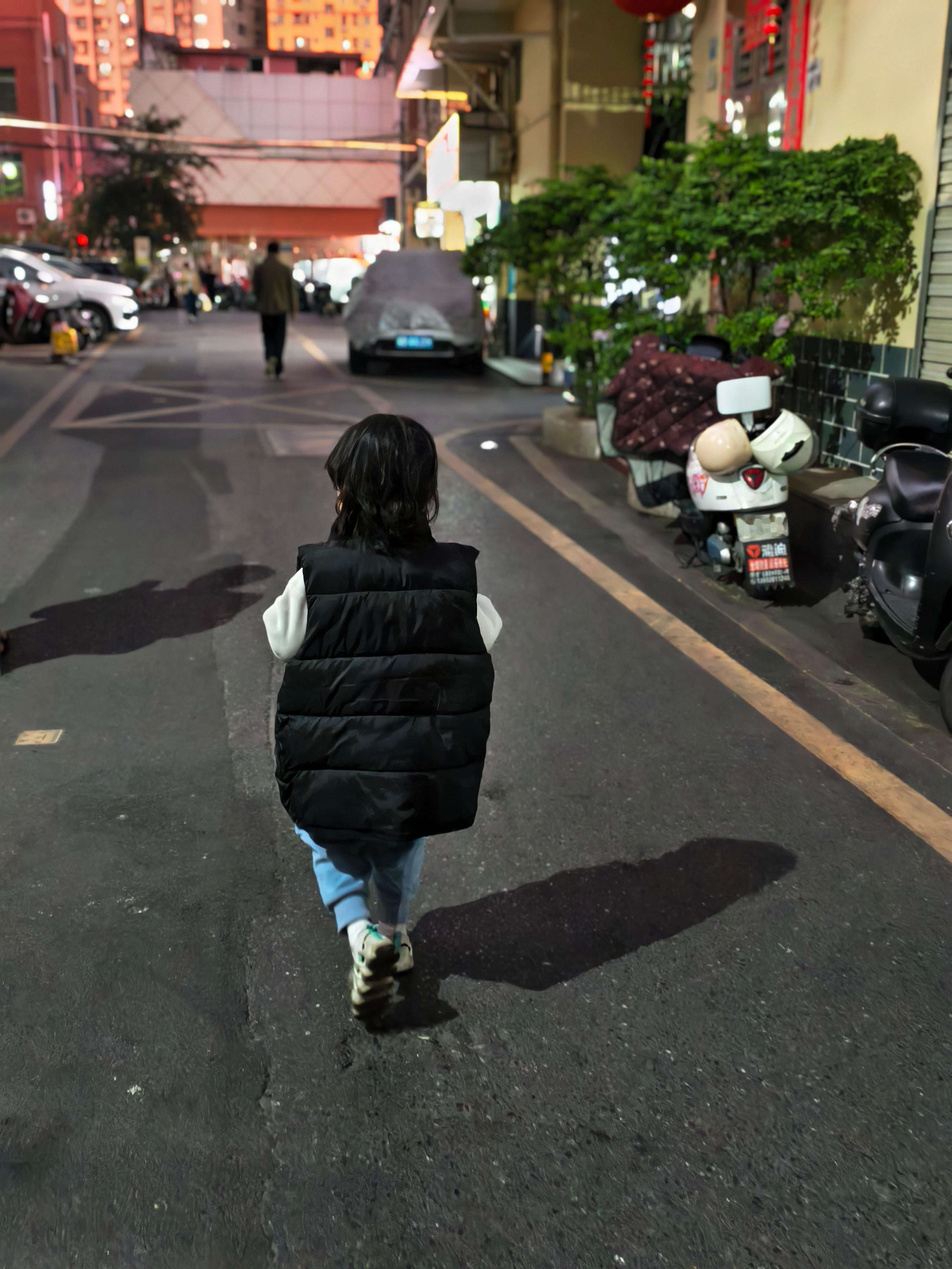 今天颓了一整天放纵的啥也不想干感觉已经有过年那个状态了晚饭准备自己做带着Jody