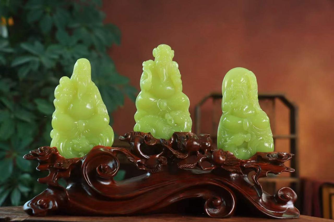 1️⃣套〈福禄寿·摆件〉

新疆和田玉若羌黄口料，精工雕琢福禄寿三位神仙，眉开眼