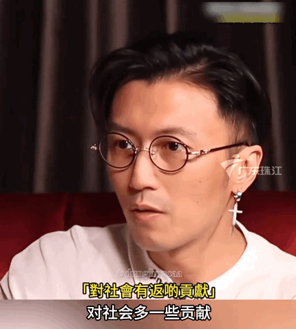 谢霆锋演唱会哽咽🪐人生恰似游乐场，尝遍世间离合起落，谢霆锋投入歌声，哽咽的嗓音