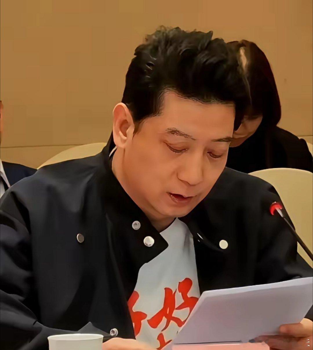 《庆余年》这部剧大家都很喜欢，也很成功，不仅带火了很多演员，也让张若昀的演技得到