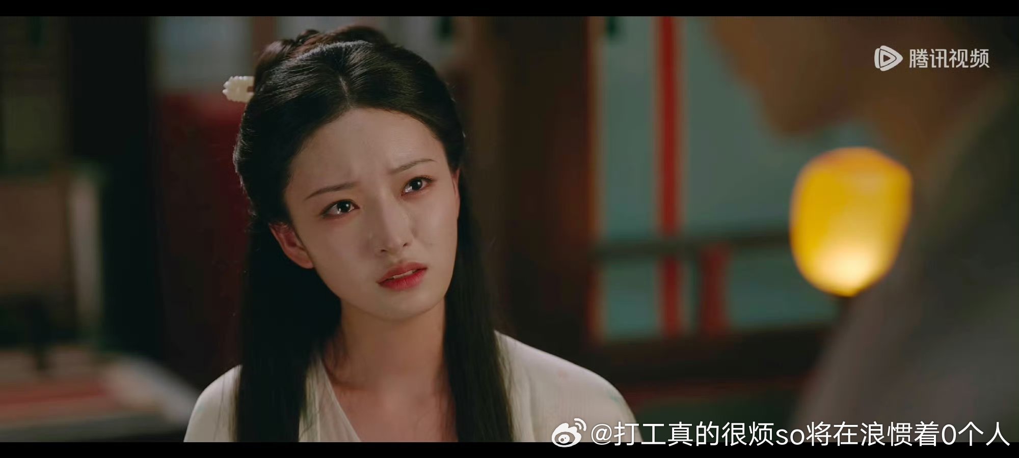 当然比卢昱晓这种究极路人好看点但是也就一般的各种找角度吹的也辛苦了 