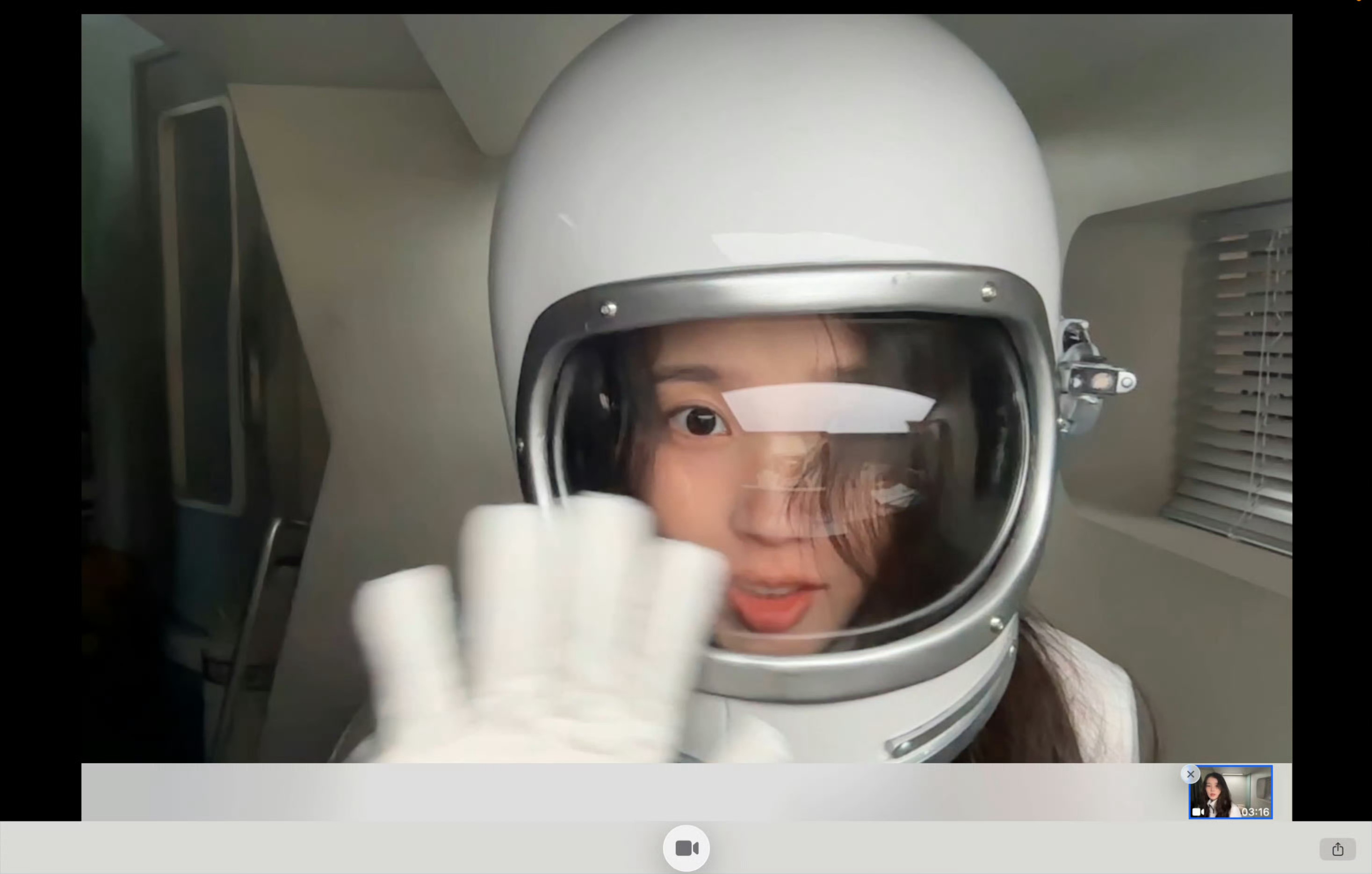 IU[超话] 首站这双眼到底看了多远[流鼻血]这样代入更可爱了 ​​​