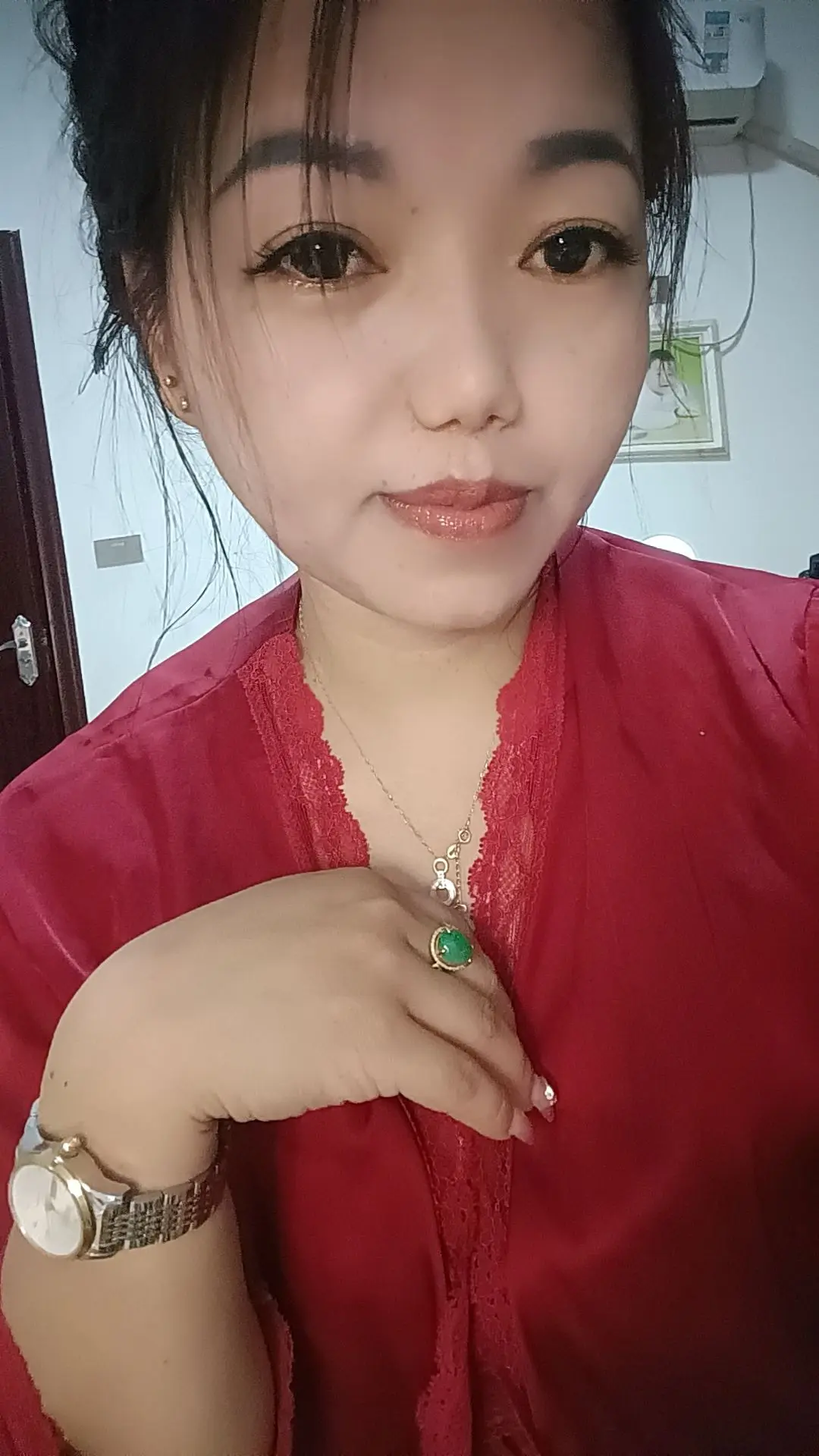 人最笨的时候就是什么都想要问清楚 总是要追问到底 直到答案刺痛自己为止