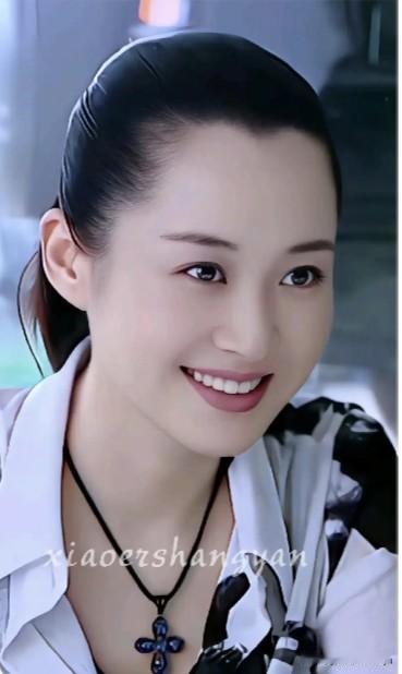 两大角色“晴”系美人！许晴风情万种，何晴古韵倾城。

许晴是自带风情的北方美人，