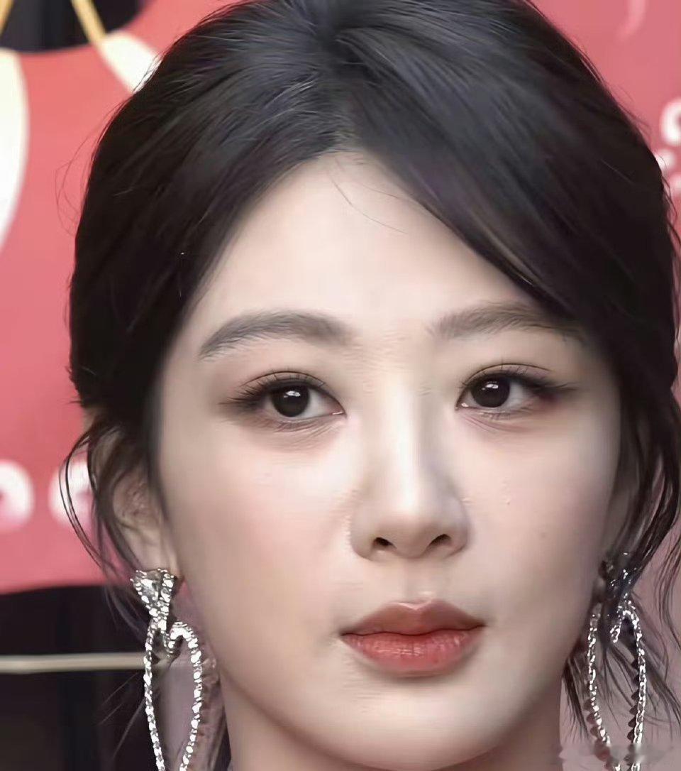 高清怼脸直拍无美颜滤镜的女明星，谁的状态 更牛逼？ 