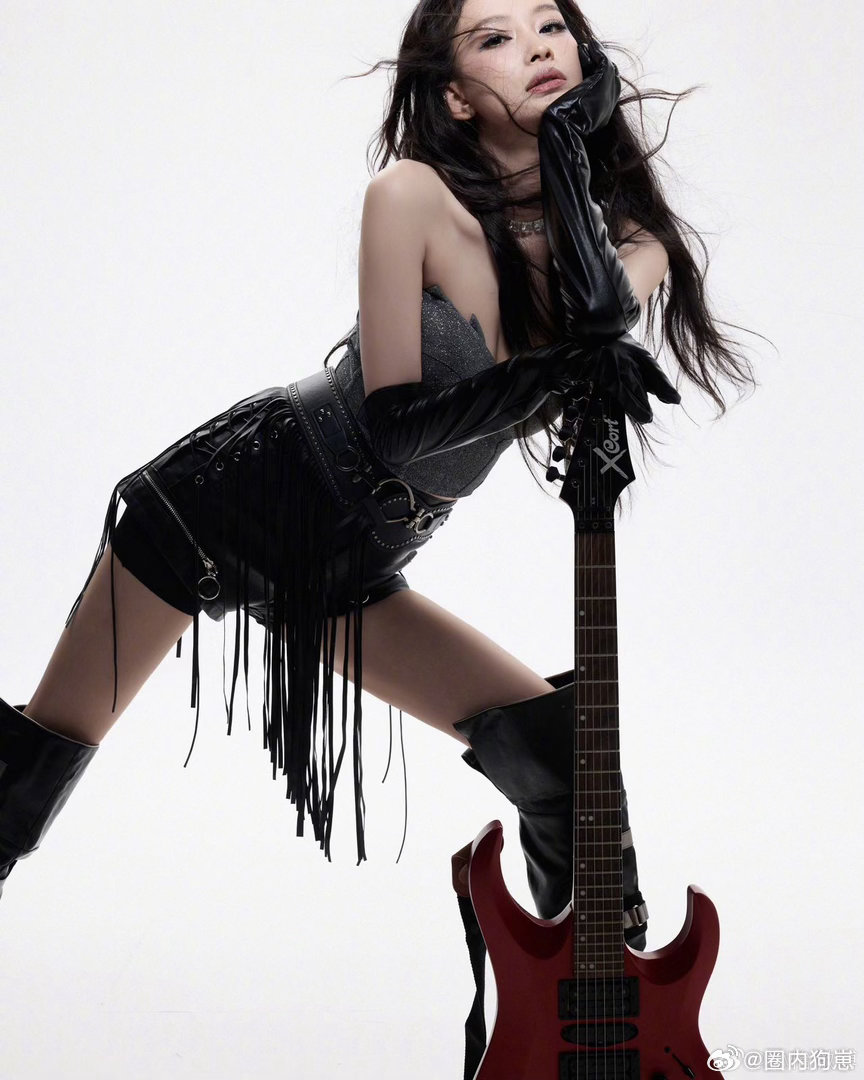 孙怡乘风2026初舞台造型孙怡初舞台造型 孙怡这次初舞台造型真的选对了，细闪上衣