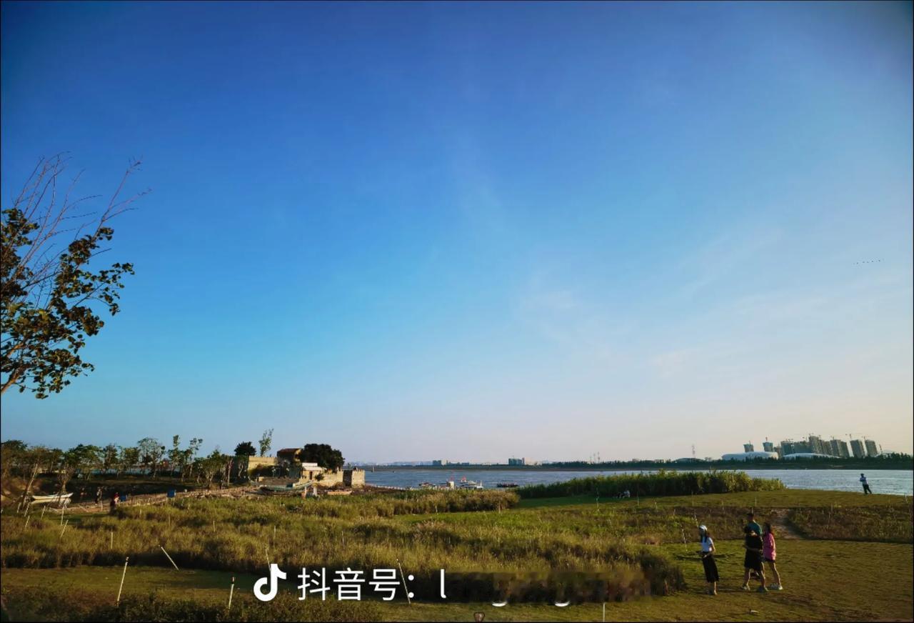 蟳埔簪花旁藏着一座枪城小岛！晋江下游四百载海防秘史，90%游客不曾知晓
 
来泉