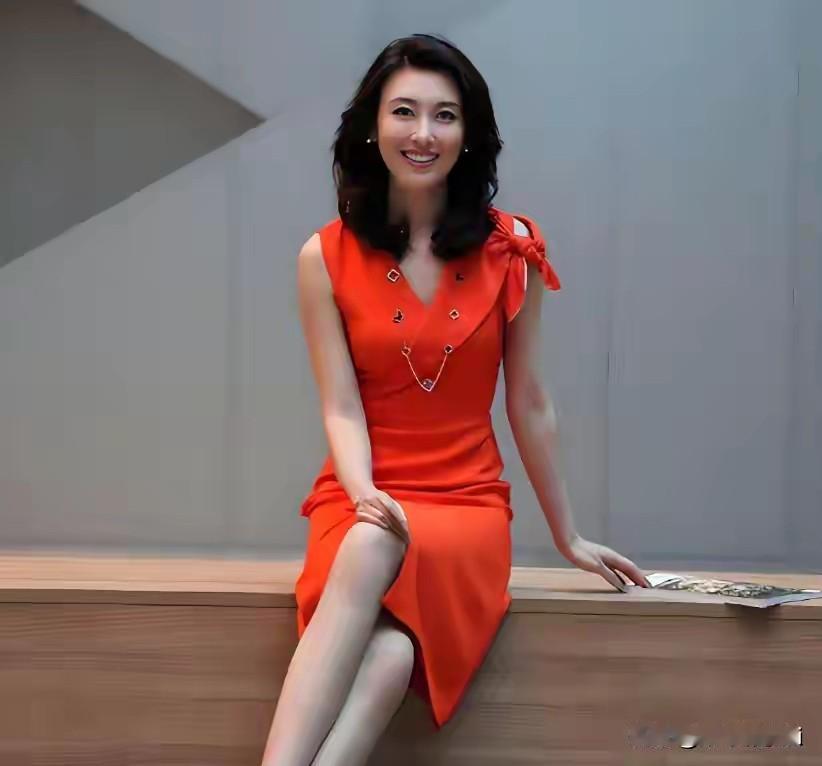 我是主持人李红说，一粥一饭，当思来之不易。半思半缕，恒念物力维艰，反对铺张浪费，