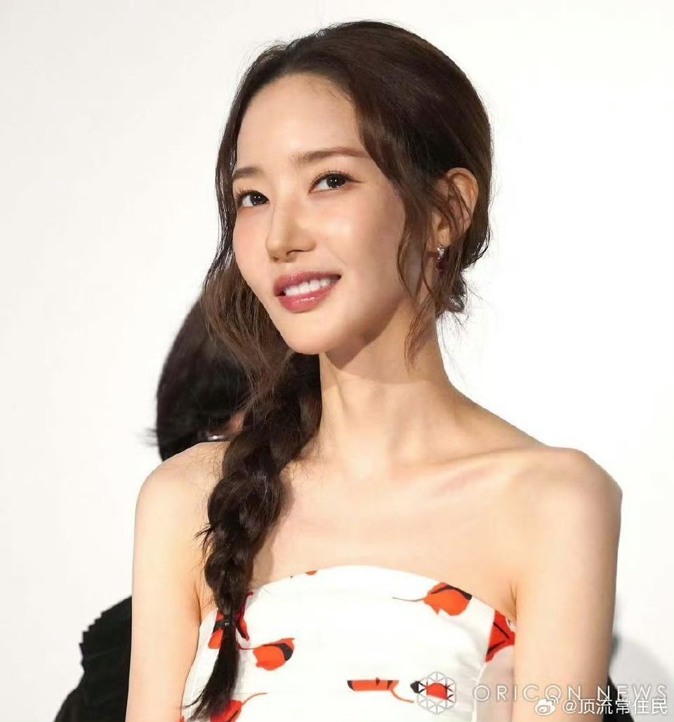 朴敏英怎么瘦成这样了  虽然但是还是很美但健康最重要啊欧尼 