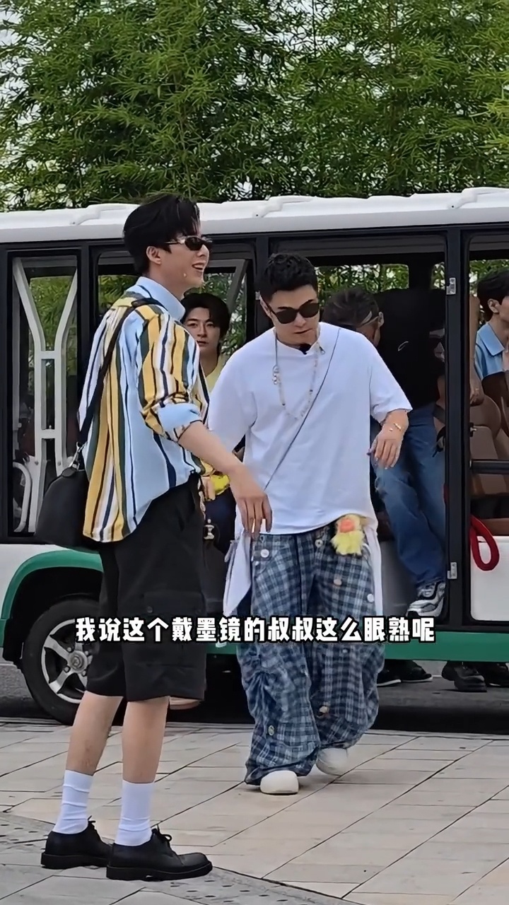 陈赫回地球超新鲜了陈赫与地球超新鲜全员重聚盼星星盼月亮总算等到陈赫归来，地球超新