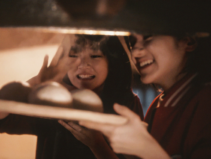 一部剧承包四种追剧快乐 喜剧下饭、年代真实、青春好磕、悬疑上头，《隐身的名字》太