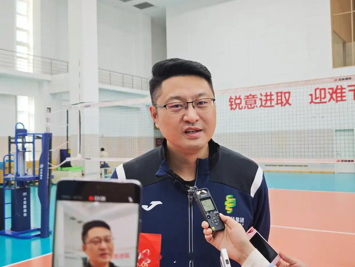 【新华社专访天津男排主教练刘浩：无愧冠军 不负期待】排超联赛 新华社天津4月10