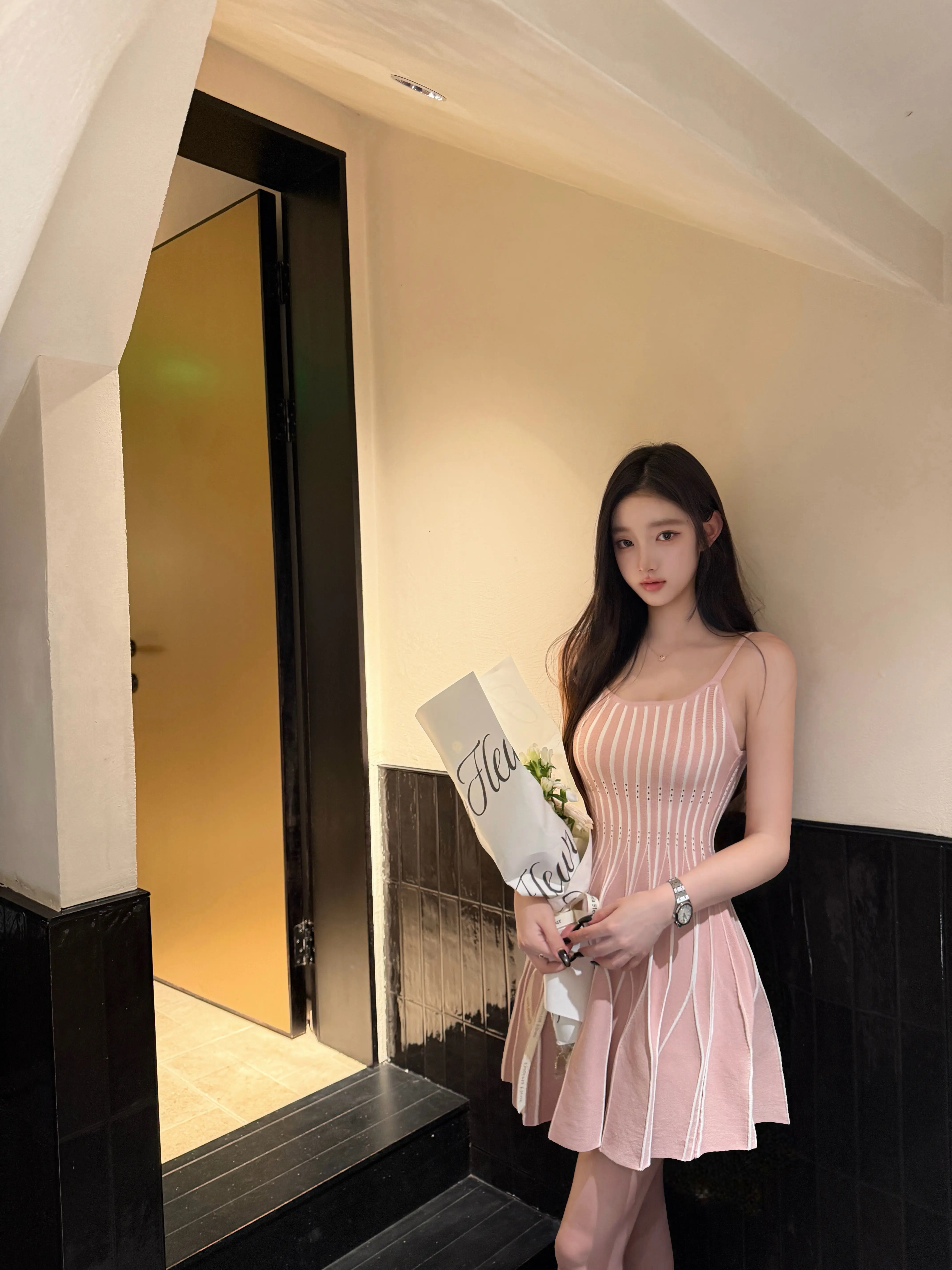 现实如山而我浪漫如云。