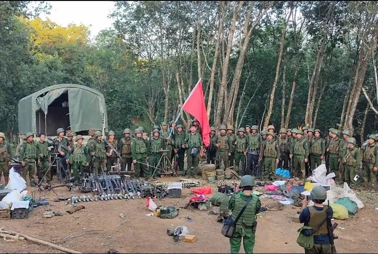 缅甸军方承认面临民地武的“猛烈攻击” 缅甸军政府承认，它正面临来自反政变部队的“